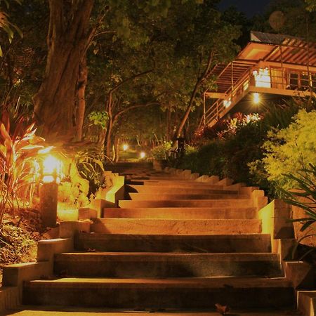 Tugawe Cove Resort Colongcocon Exterior photo