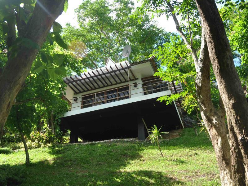 Tugawe Cove Resort Colongcocon Exterior photo