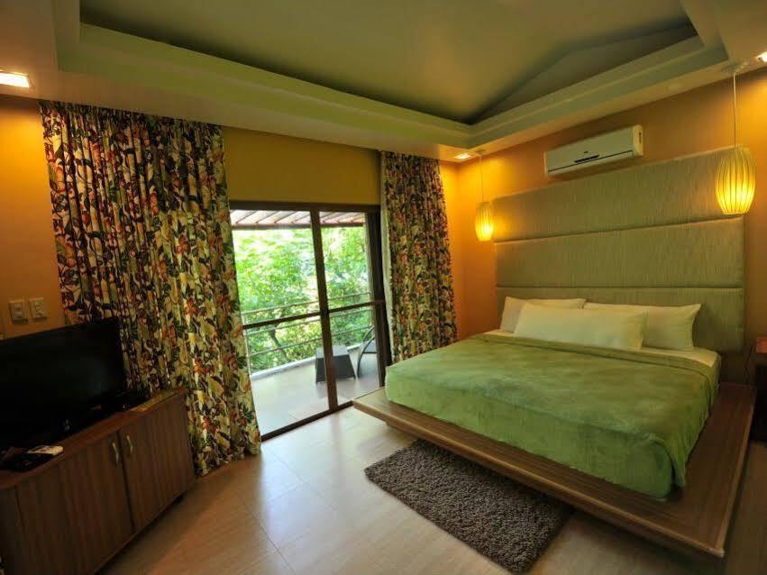 Tugawe Cove Resort Colongcocon Exterior photo